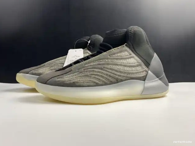 Barium Quantum Yeezy Adidas H68771 0611
